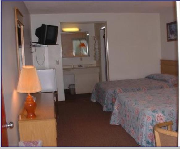 Double Room with Two Double Beds - Non-Smoking interior